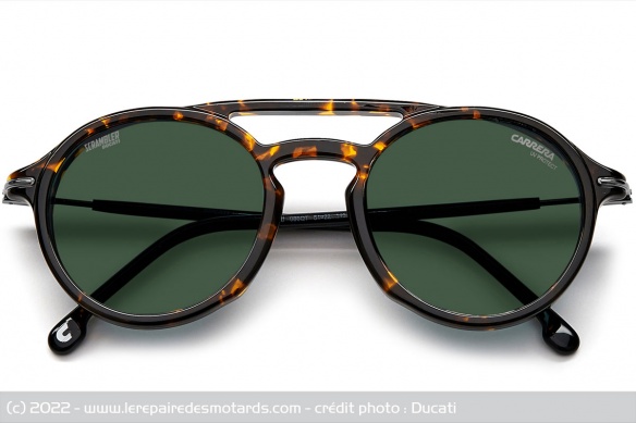 La famille Scrambler fait l'objet d'une paire de lunette exclusive chez Carrera La famille Scrambler fait l'objet d'une paire de lunette exclusive chez Carrera