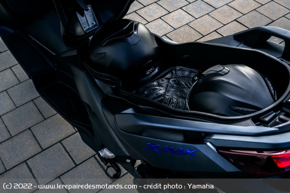 Le coffre du Yamaha XMAX 125 2023