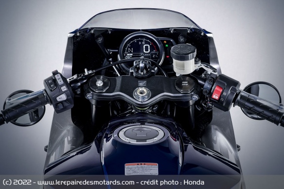 Compteur de la Honda Hawk 11