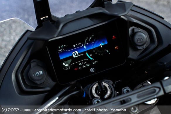 Les Tracer 7 héritent d'un compteur TFT couleur de 5 pouces