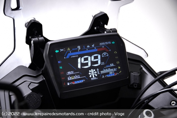 La moto se pare d'un compteur TFT couleur