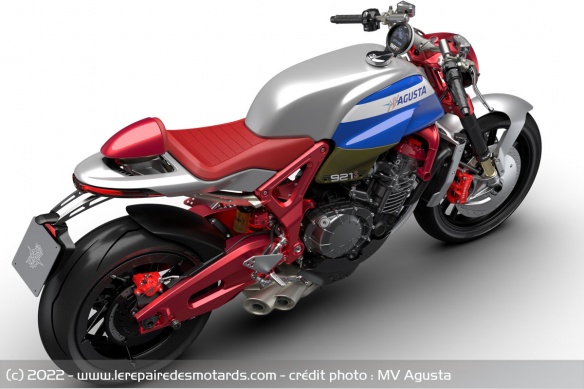 Ce concept est une revisite de la 750S de 1973