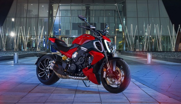 Ducati Diavel V4 2023