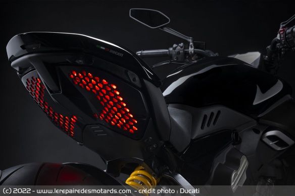 Feu arrière à LED