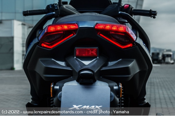 Le feu arrière du Yamaha XMAX 125 2023