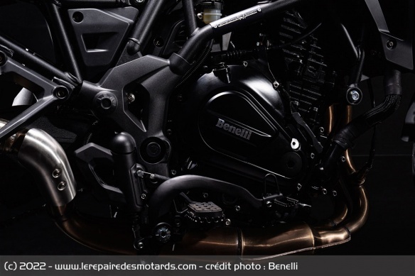 Le moteur de 698 cm3 délivre 76,2 ch et 68,2 Nm