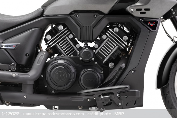 Le V-Twin délivre 95 ch et 102 Nm Le V-Twin délivre 95 ch et 102 Nm