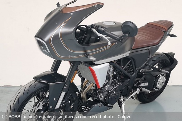 La variante 'Café Racer' de la 321F La variante 'Café Racer' de la 321F