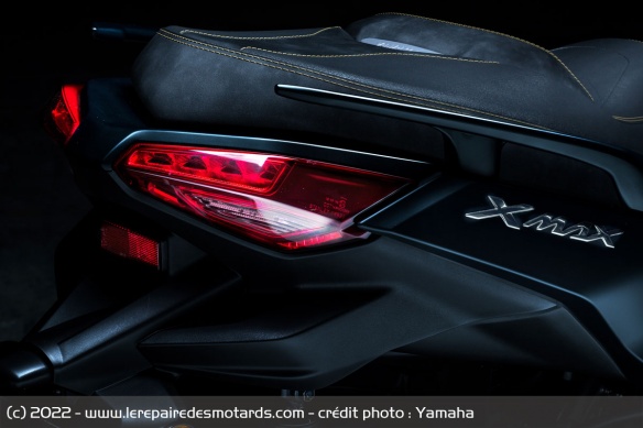 Les feux arrière du Yamaha Xmax 300 2023