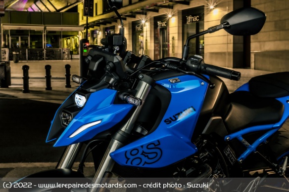 Le phare avant rappelle celui de la GSX-S 1000