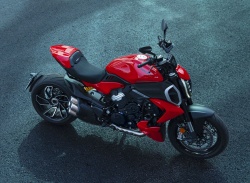 Ducati Diavel V4