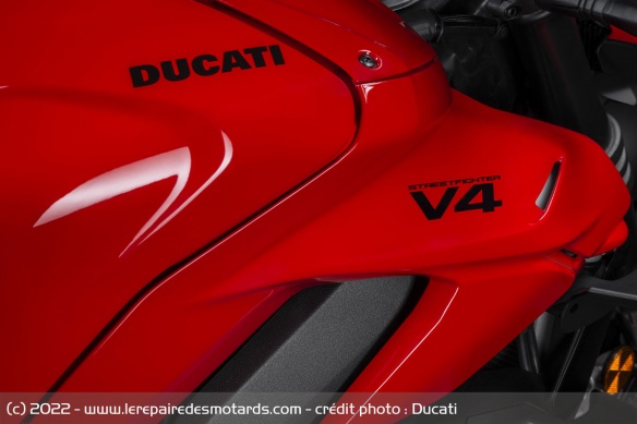 Le réservoir de la Ducati Streetfighter V4 Le réservoir de la Ducati Streetfighter V4