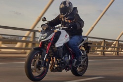 Roadster Honda CB750 Hornet
