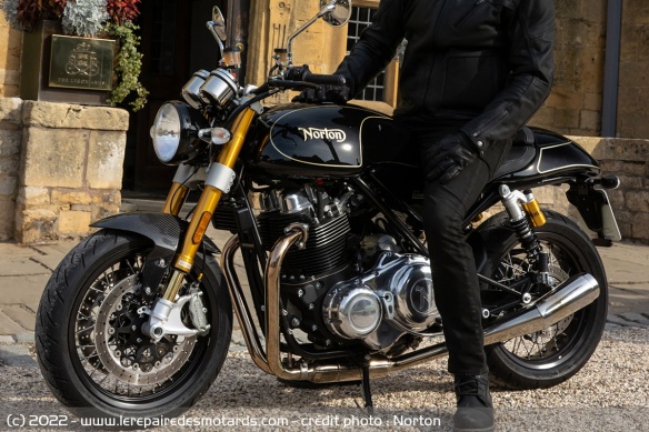 Roadster Norton Commando 961 Sport