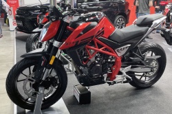 Roadster SWM Hoku 125 - Crédit photo : David Morcrette
