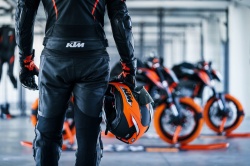 KTM annonce deux nouvelles 890 Duke