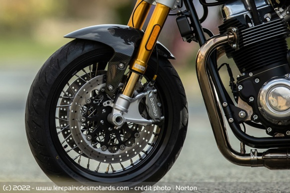 Brembo et Öhlins équipement les roadsters britanniques