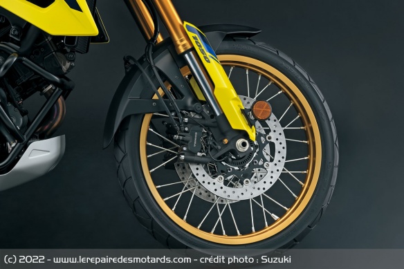 Roue avant de la Suzuki V-Strom 1050 DE