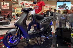 Scooter électrique Honda EM1 e - Crédit photo : David Morcrette