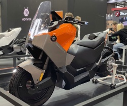 Scooter électrique Horwin Senmenti 0 - Crédit photo : David Morcrette