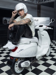 Scooter Vespa Sprint Justin Bieber