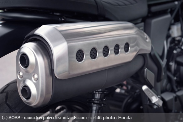 Le silencieux de la Honda CL500