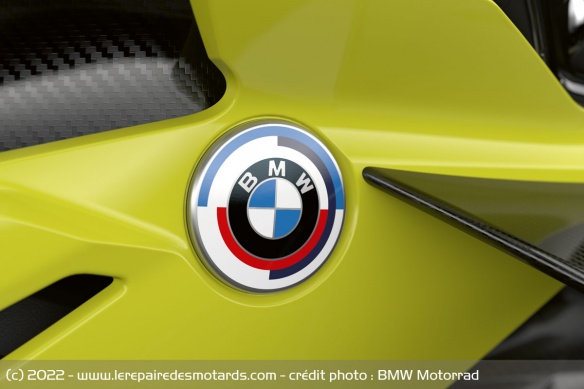 Le logo s'inspire de celui de la division Motorsport Le logo s'inspire de celui de la division Motorsport