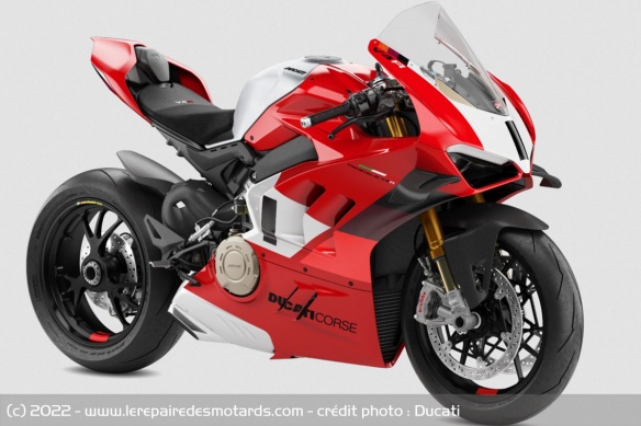 La Panigale V4 R en version route La Panigale V4 R en version route