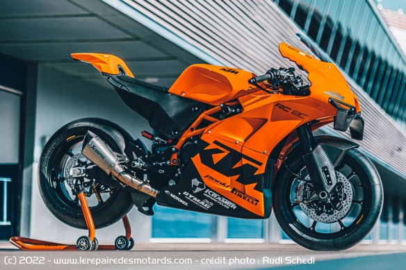 Le sportive KTM RC 8C