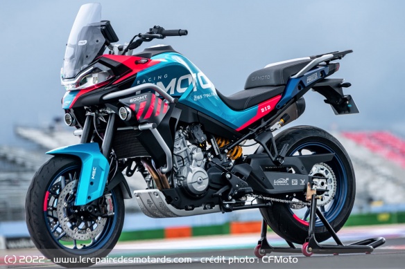 CFMoto a présenté la 800MT Sport R en tant que concept CFMoto a présenté la 800MT Sport R en tant que concept