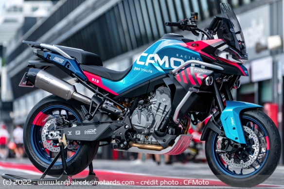 CFMoto 800MT Sport R CFMoto 800MT Sport R