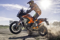 Trail KTM 1290 Super Adventure S 2023 - Crédit photo : A. Barbanti