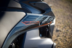 Une déclinaison routière pour la KTM 890 Adventure - Crédit photo : KTM