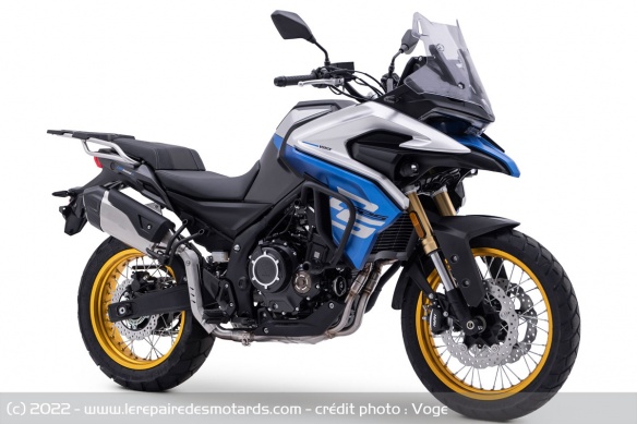 La 525 DSX adopte un look plus proche de la 650 DSX