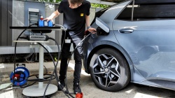 25% de pertes pour la recharge sur prise domestique - Crédit photo : ADAC/ Ralph Wagner