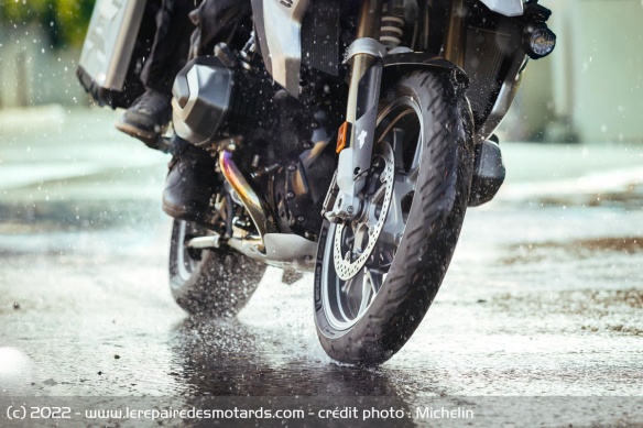Michelin promet 15% d'adhérence supplémentaire sur le mouillé Michelin promet 15% d'adhérence supplémentaire sur le mouillé
