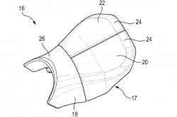 Une selle moto réglable en largeur