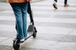 Alcoolisée sur une trottinette trafiquée - Crédit : twenty20photos/Envato