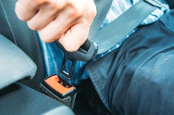 1 tué sur 4 ne portait pas sa ceinture - Crédit photo : varyapigu/Envato