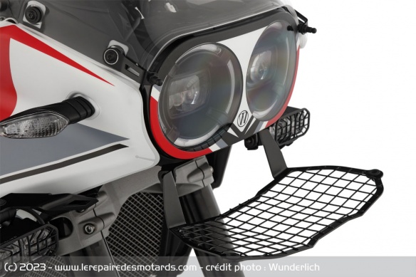 La grille peut s'ouvrir pour les sorties sur route La grille peut s'ouvrir pour les sorties sur route
