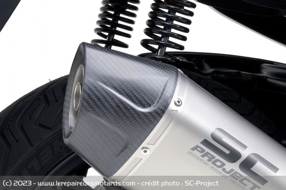 Le silencieux SC-Project pour Honda Forza 350 Le silencieux SC-Project pour Honda Forza 350