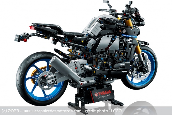 Roues, suspensions, moteur, boite de vitesse... de nombreux éléments sont fonctionnels Roues, suspensions, moteur, boite de vitesse... de nombreux éléments sont fonctionnels
