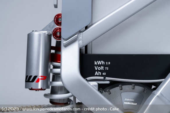 La batterie lithium-ion est amovible La batterie lithium-ion est amovible