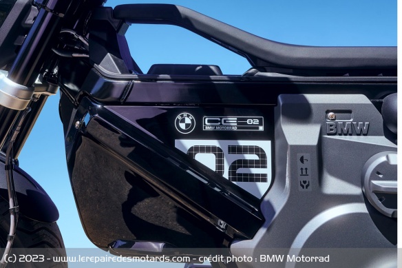 La batterie assure jusqu'à 90 km d'autonomie La batterie assure jusqu'à 90 km d'autonomie