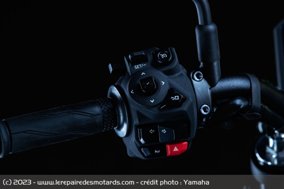 Les commodos de la Yamaha MT-09