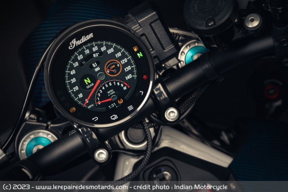 Le compteur de l'Indian FTR x 100% R Carbon Le compteur de l'Indian FTR x 100% R Carbon