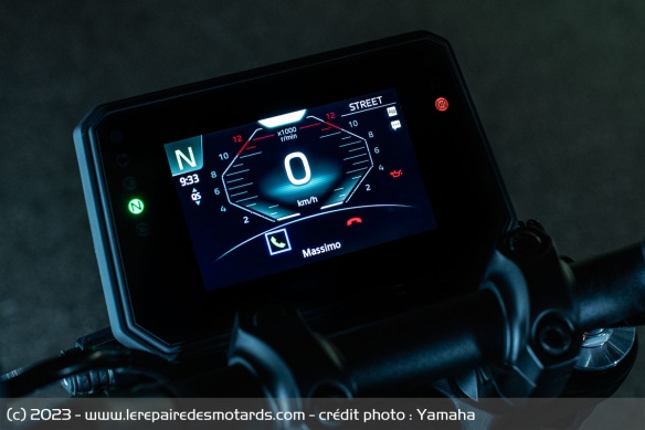 Le compteur TFT de la Yamaha MT-09