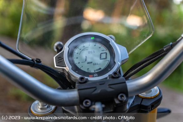 Le compteur de la CFMoto 700 CL-X Adventure