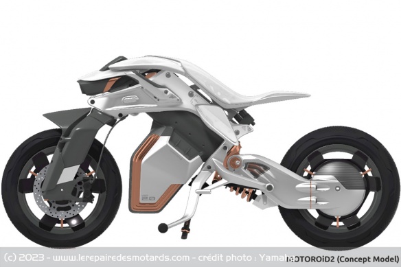 Le concept Yamaha MOTOROiD2 Le concept Yamaha MOTOROiD2