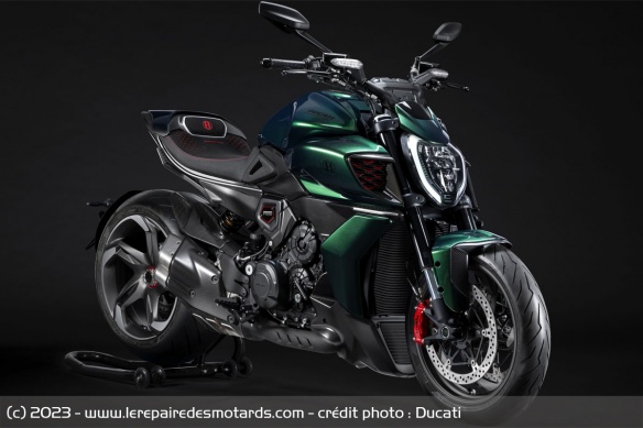 Cruiser Ducati Diavel for Bentley Cruiser Ducati Diavel for Bentley